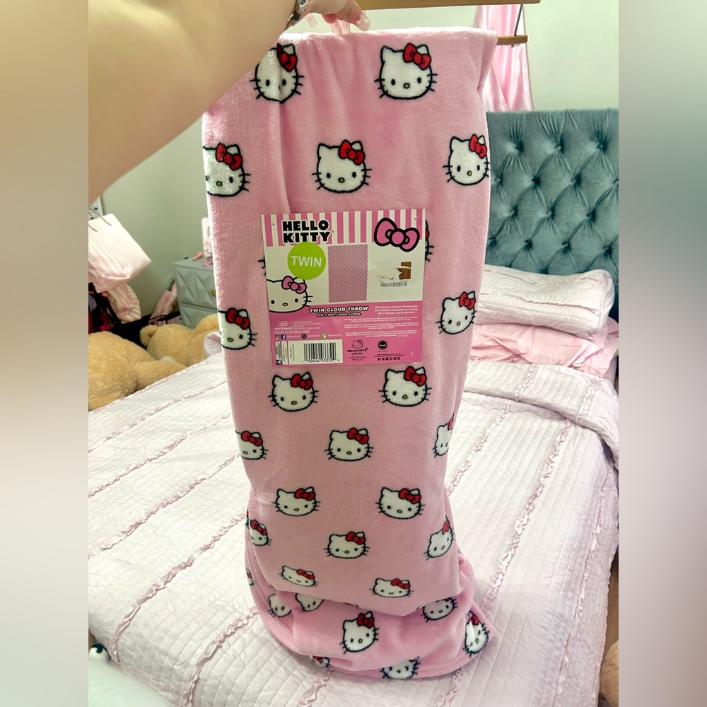 Hello Kitty blanket